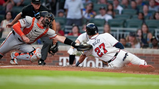 Giants Braves Baseball 