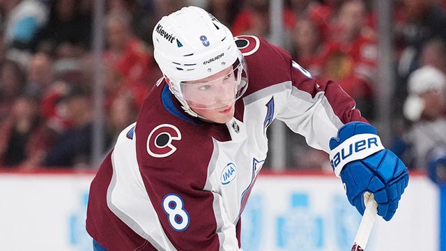 Colorado Avalanche v Chicago Blackhawks 