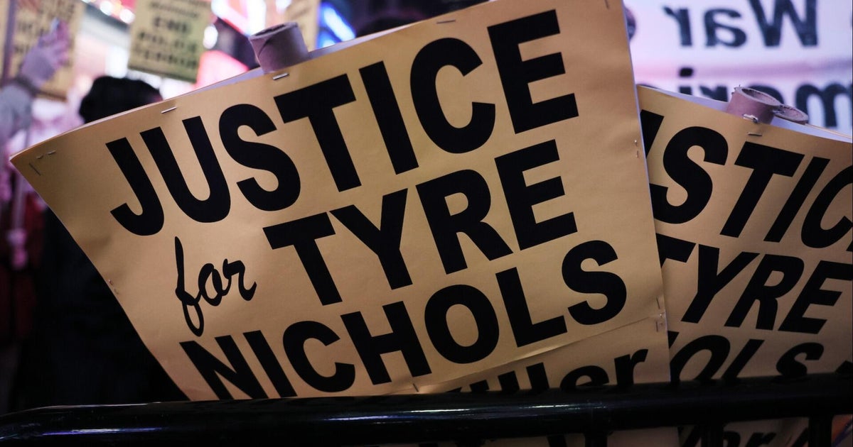 Judge in trial of Memphis officers convicted in Tyre Nichols' death recuses himself 