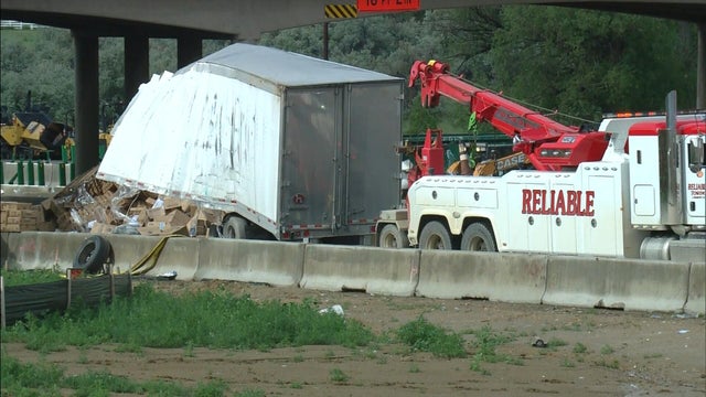 tractor-trailer-i25-mead-crash-10-frame-6.jpg 